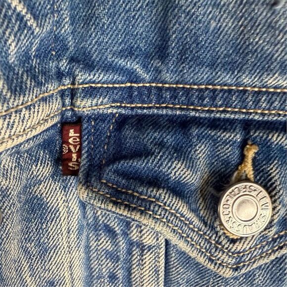 Levi's Women's Denim Trucker Jacket Size S Basic Button Front Grunge Punk Skater - Picture 4 of 7